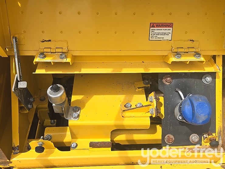 2015-komatsu-pc490-lc-11-image-74