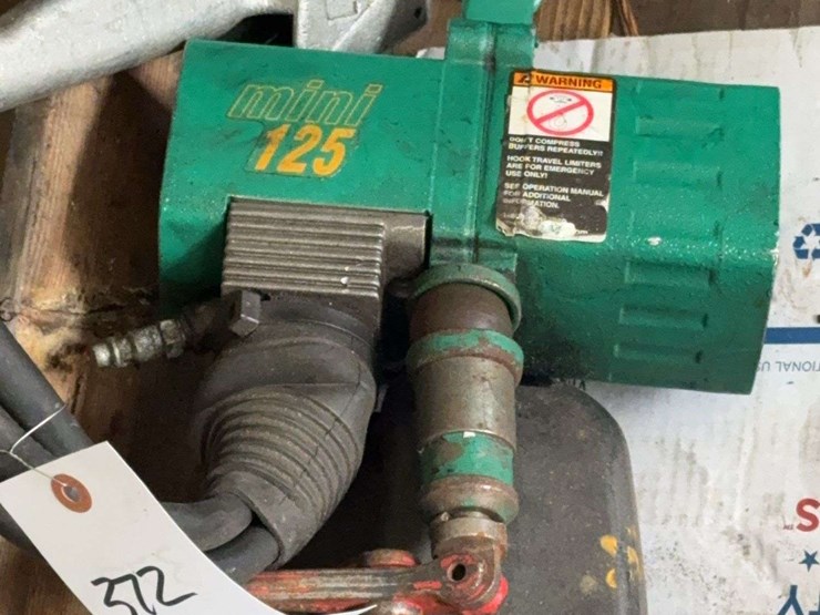 mini-125-air-chain-hoist-image-2