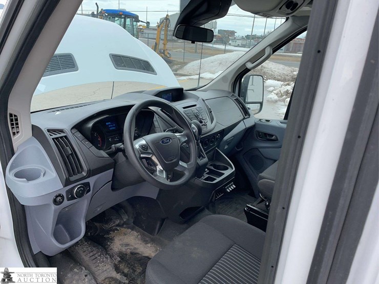 2016-ford-transit-image-11