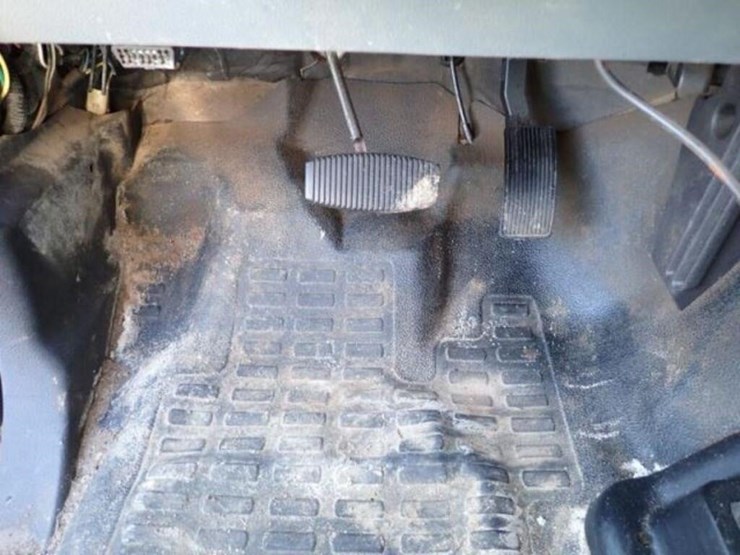 2016-ford-f650-image-15