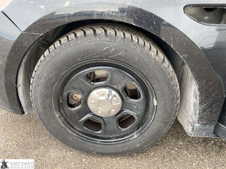 2017-ford-taurus-image-22