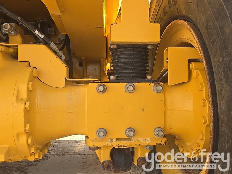 2022-deere-260e-image-67