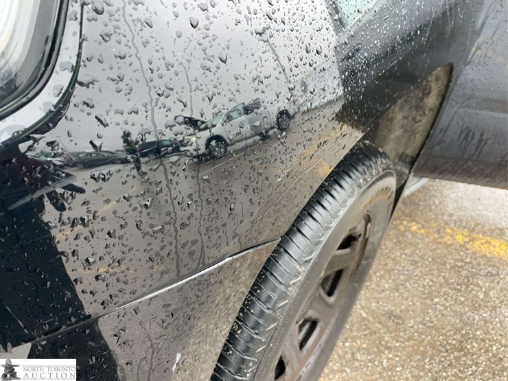 2015-chevrolet-tahoe-image-28