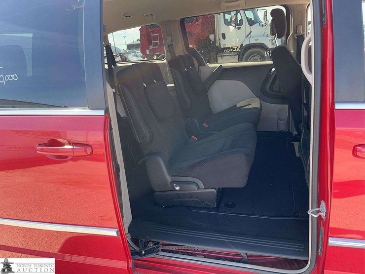 2012-dodge-grand-caravan-crew-image-20