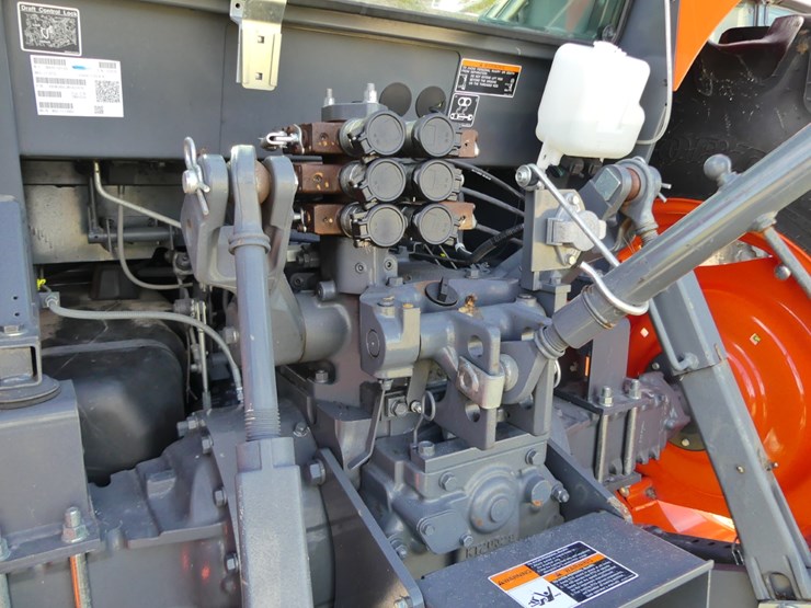 2021-kubota-m6s-111-image-6