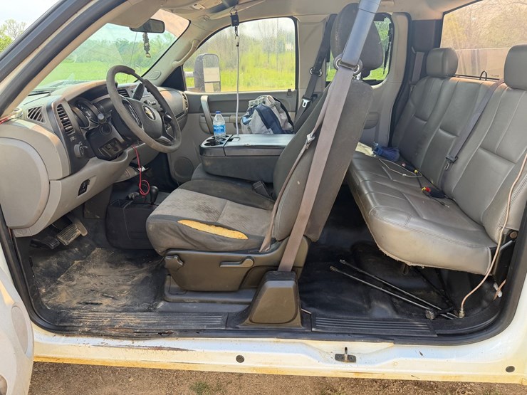 2013-chevrolet-silverado-2500-image-5