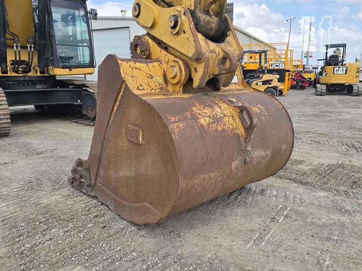 2020-caterpillar-336gc-image-12