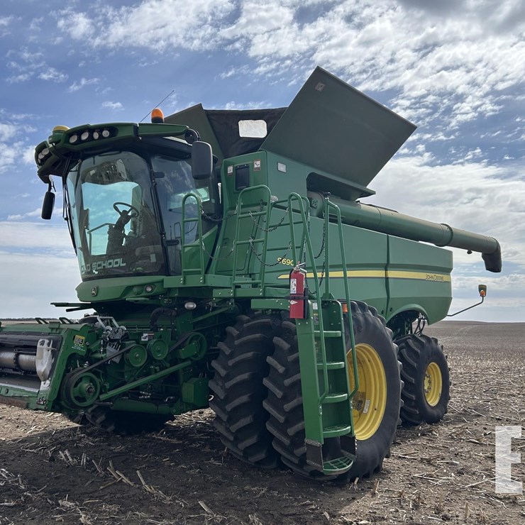 2012 JOHN DEERE S690