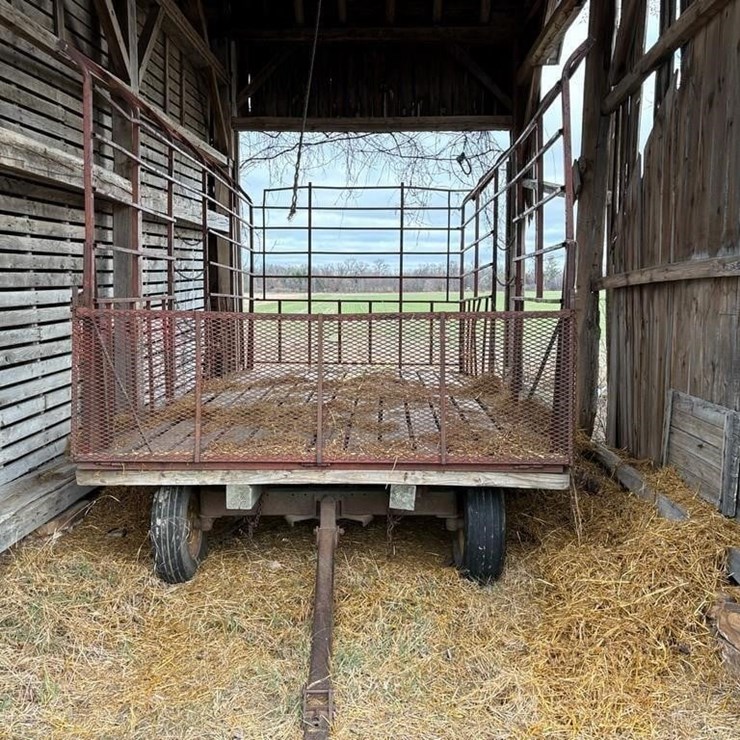 18' Hay Wagon & running gear