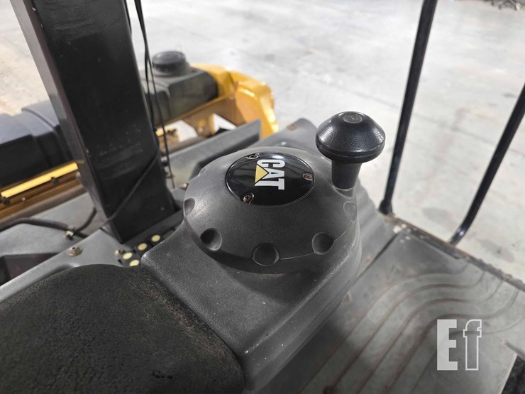 2017-caterpillar-cb10-image-20