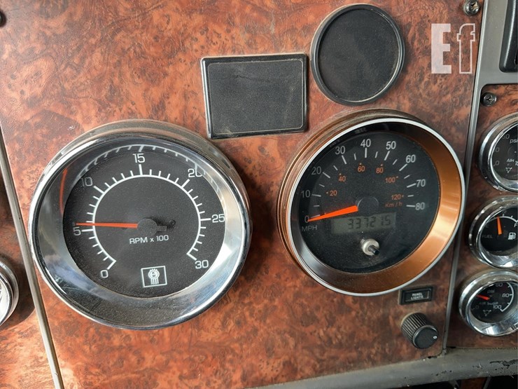 2005-kenworth-t800-image-63