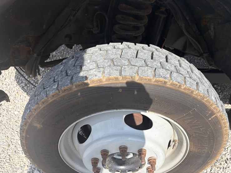 2012-ford-f550-image-2