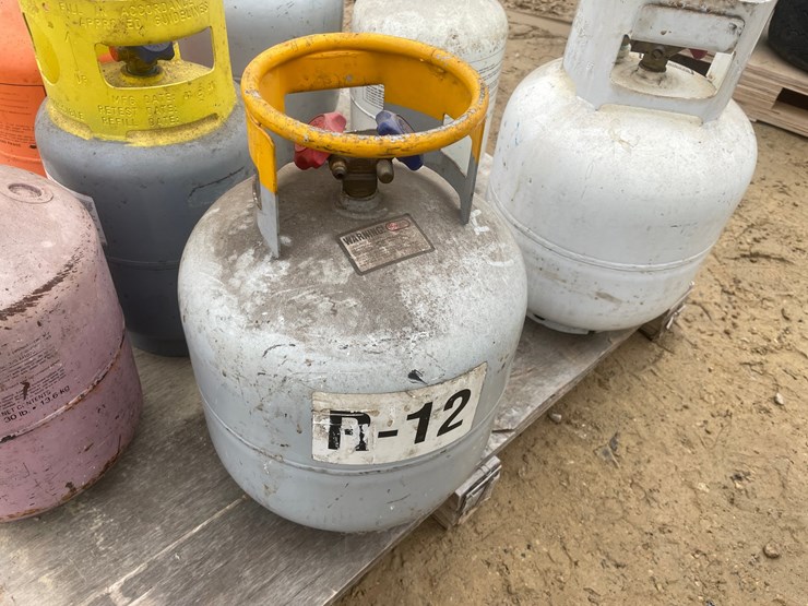 #3922-•-(7)-refrigerant-tanks-and-(1)-nitrogen/argon-tank-image-17