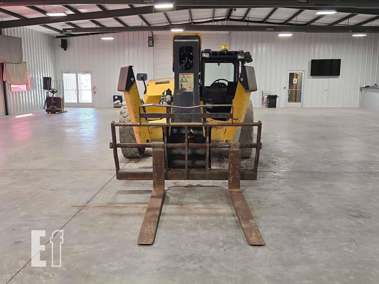 2013-caterpillar-tl943c-image-7