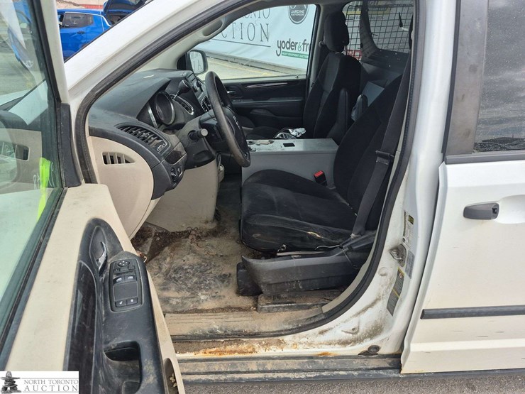 2015-ram-c/v-image-11