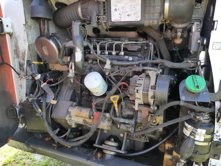 2015-bobcat-s570-image-9