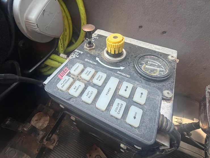 2009-peterbilt-367-image-55