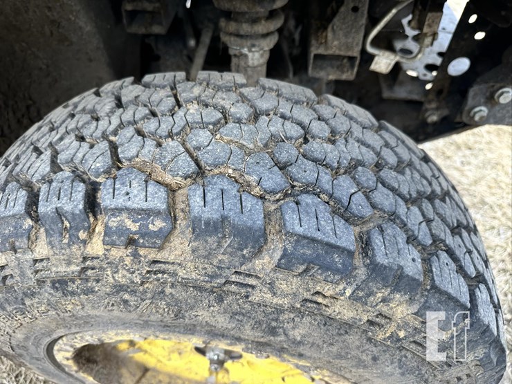 2019-john-deere-gator-xuv-835r-image-10