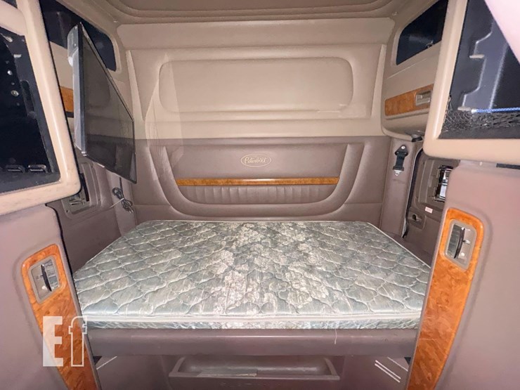 2008-peterbilt-386-image-26