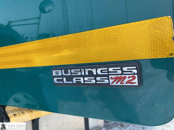 2010-freightliner-m2-106-image-54