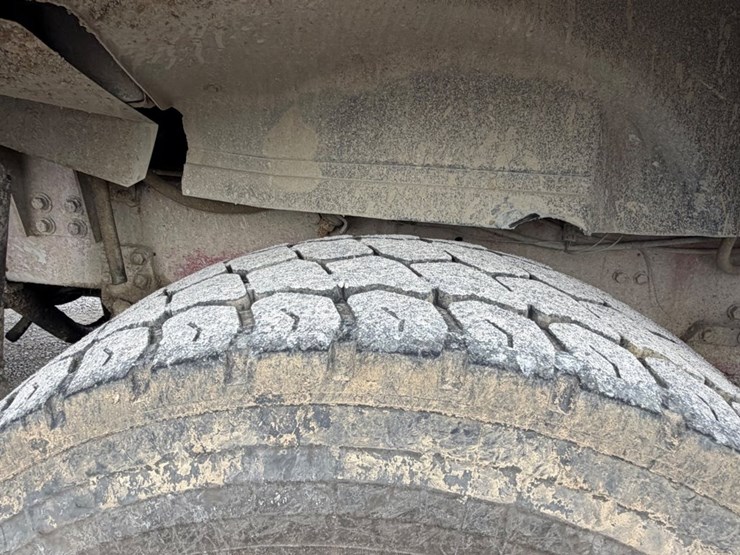 #31720-•-1999-volvo-tri-axle-dump-truck-image-20