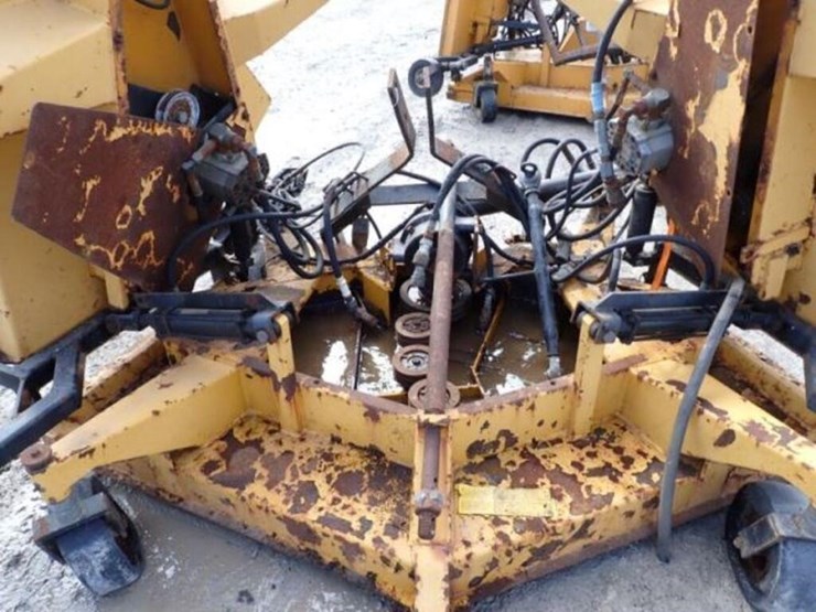 trackless-m14-pto-batwing-mower-235-image-14