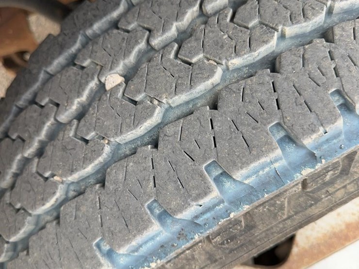 2019-chevrolet-3500-image-19