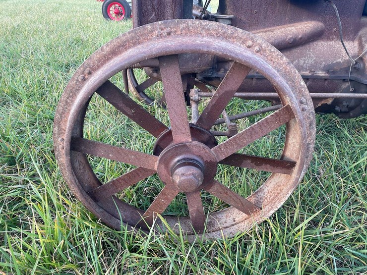 1927-fordson-tractor-image-14