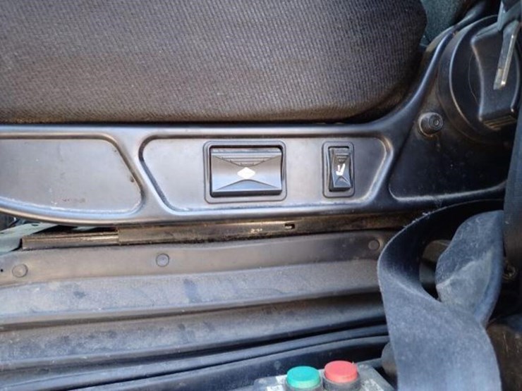 2017-western-star-4700sb-image-41