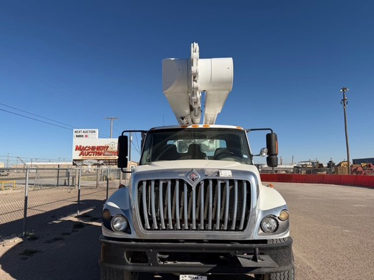 2010-international-workstar-7400-image-2