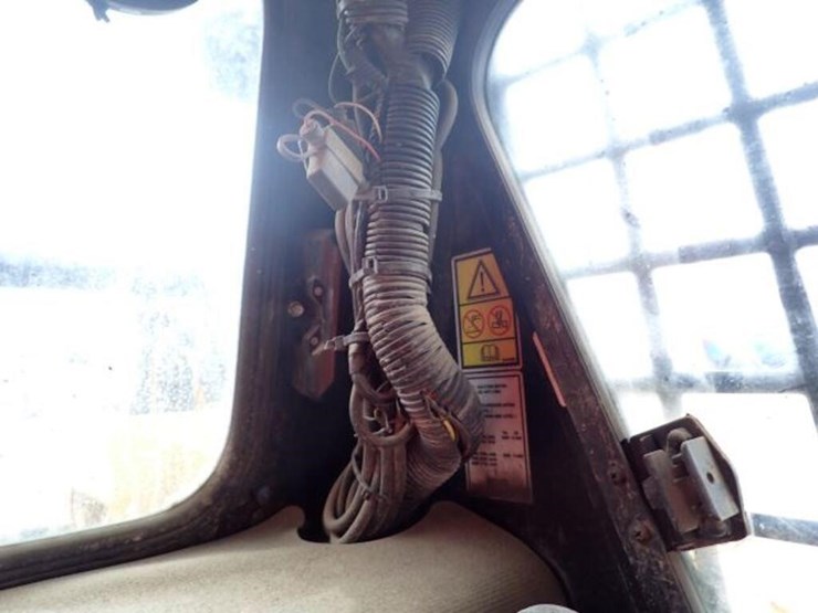 2010-caterpillar-232b-image-27