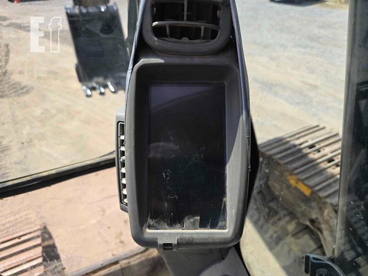 2018-deere-250g-lc-image-20