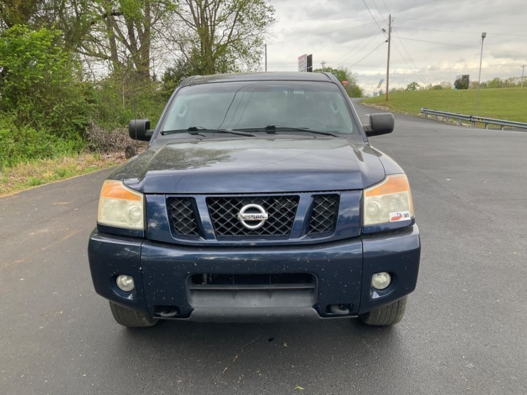 2012-nissan-titan-image-2