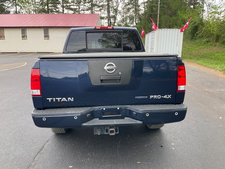2012-nissan-titan-image-6