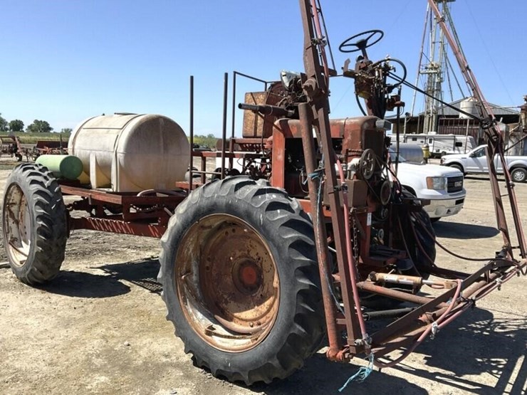 danzig-300g-poly-tank-s.p.-articulating-sprayer-image-1