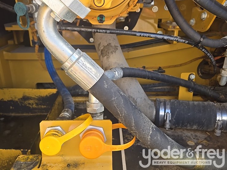 2019-caterpillar-336-image-45