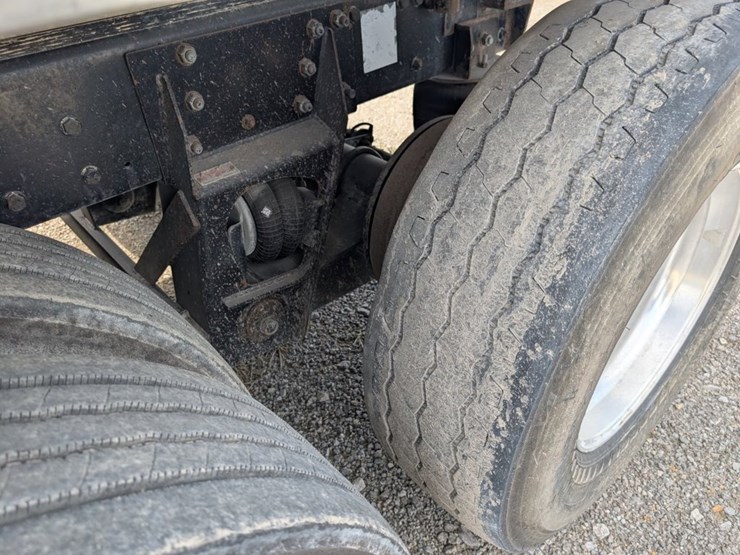 2017-kenworth-t880-image-10