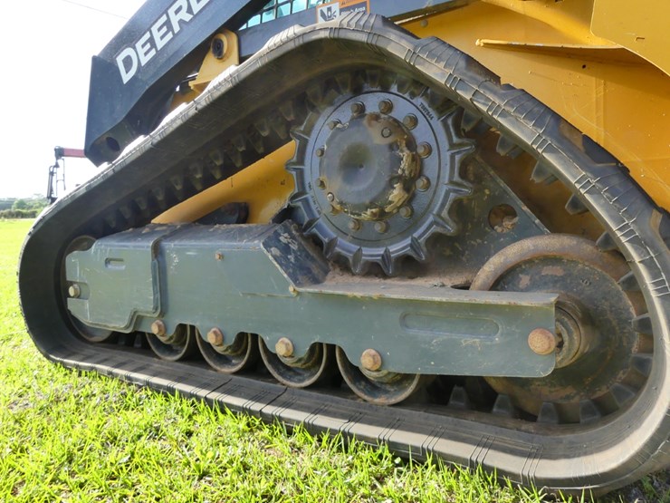 2022-deere-317g-image-5