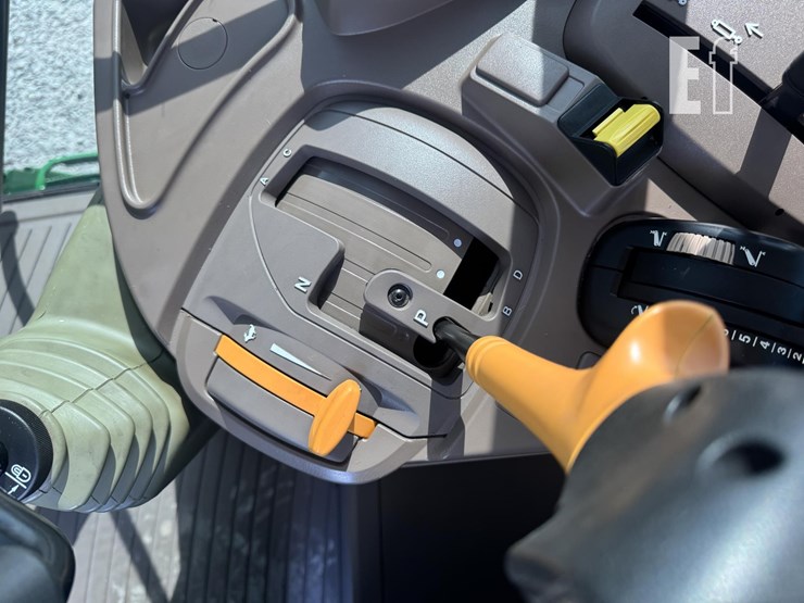 2023-john-deere-6120m-image-21