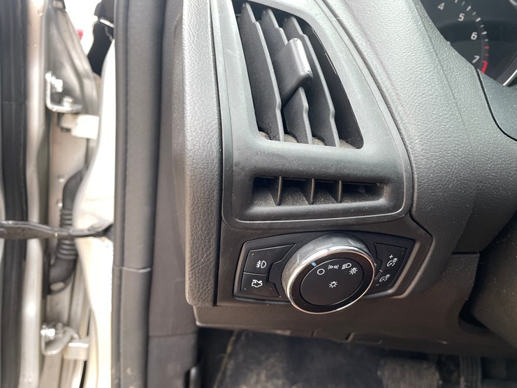 #505-•-2014-ford-focus-se-(has-wi-rebuilt-title)-image-61