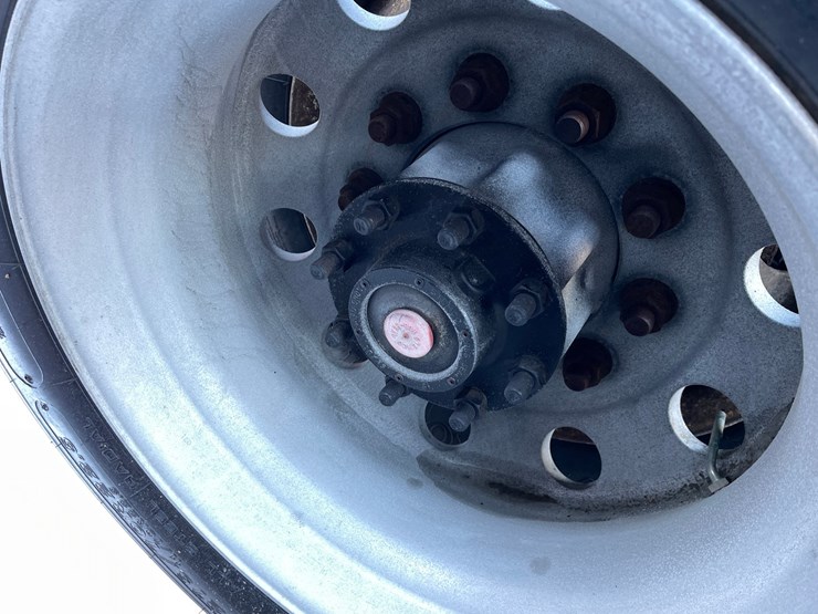 #3944-•-dual-wheel-tag-axle-image-13