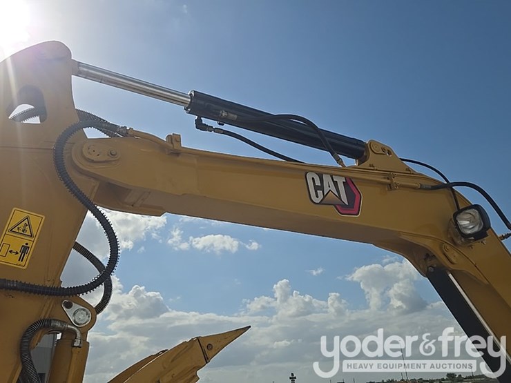 2018-caterpillar-305.5-image-34
