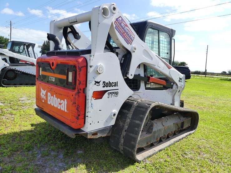 2021-bobcat-t770-image-3
