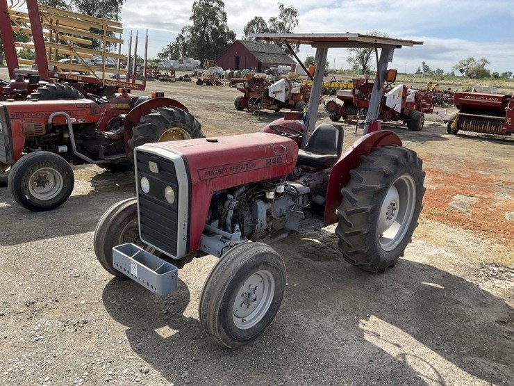 massey-ferguson-240-image-4