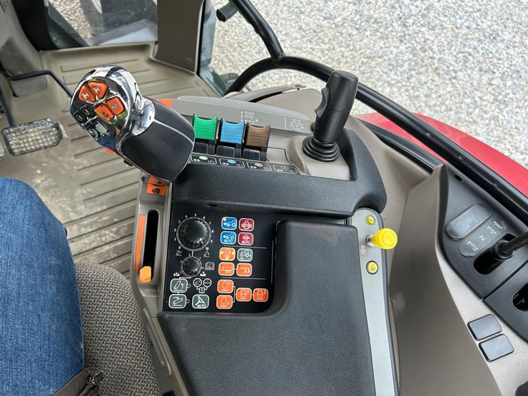 2021-case-ih-vestrum-100-image-25