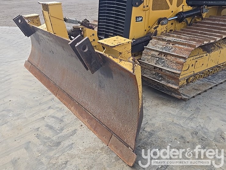 2021-caterpillar-d1-image-25