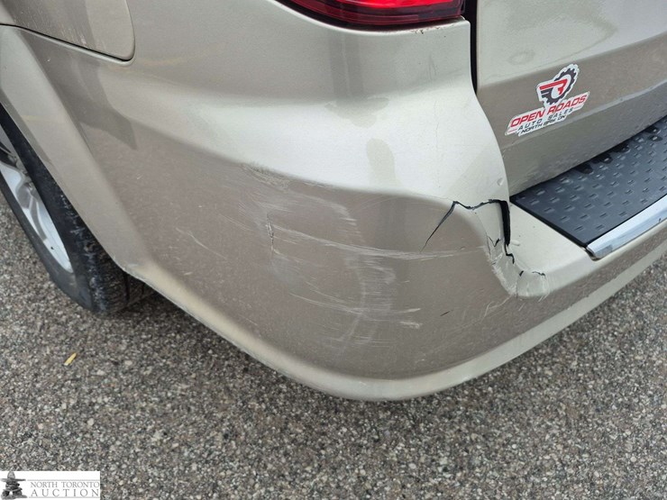 2015-dodge-grand-caravan-sxt-image-24