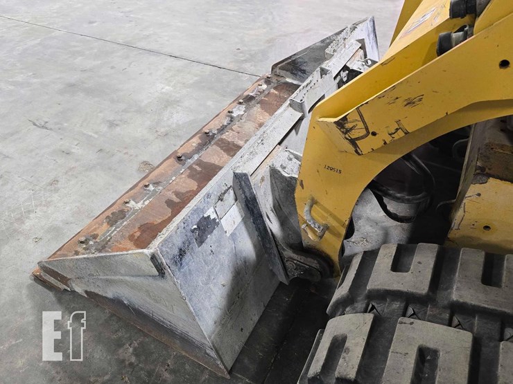 2021-caterpillar-289d3-image-12