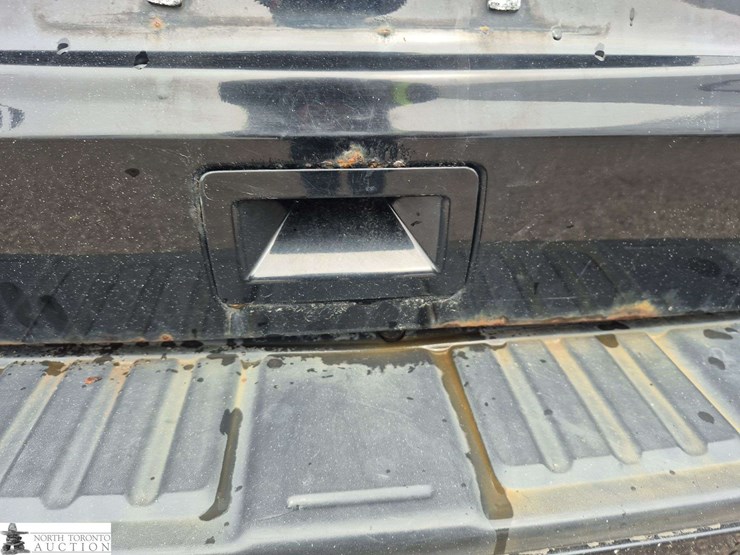 2010-ford-escape-image-28