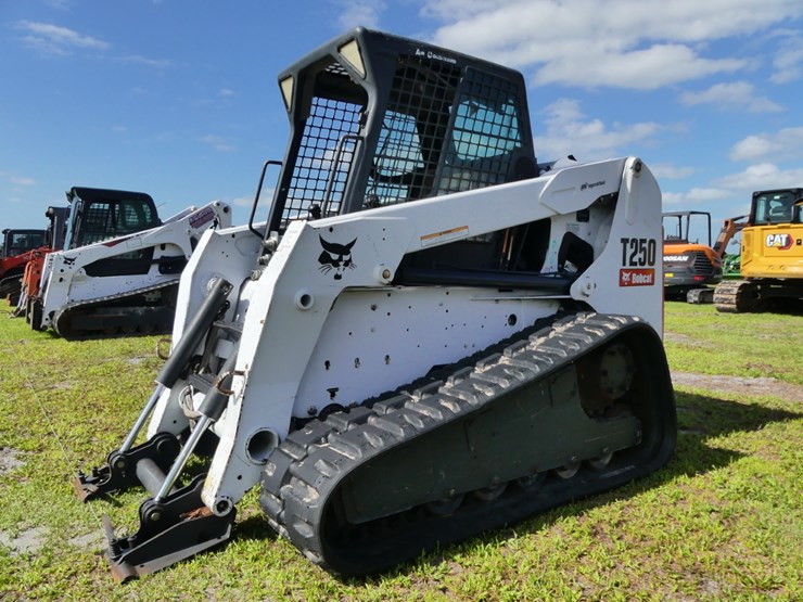 2008-bobcat-t250-image-1